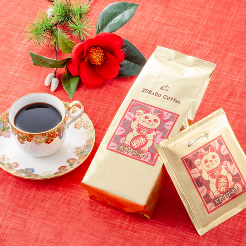 秋の紫外線は意外と強力。コーヒーに含まれるポリフェノールが、内側から肌を守る“飲む紫外線ケア”に。この記事では、秋の美肌対策とコーヒーの抗酸化力を活かしたライフスタイルをご紹介します。季節の変わり目も、香り高い一杯で健やかに。